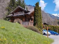 8 person chalet with hot tub in Portes du Soleil - Chambres d’hôtes