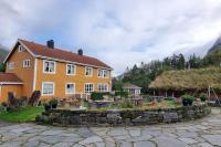 B&B Ørsta - Rekkedal Gjestehus , Sæbø - Bed and Breakfast Ørsta