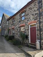 B&B Machynlleth - Village Shop's Self Catering House - Bed and Breakfast Machynlleth
