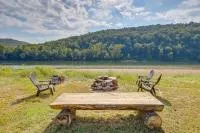 Melbourne Home w/ Fire Pit on the White River! - B&B Melbourne