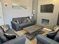 Spacious 3 bed house in Wombwell - Chambres d’hôtes Wombwell