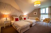 Deluxe Double or Twin Room with Mountain View