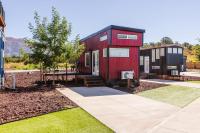 Ruby Red Tiny Home - B&B