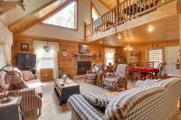 Virginia Mountain Cabin with Decks and Fireplaces - B&B