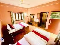 B&B Shadhani - Hotel Tree Tops- A Serene Friendly Hotel in Sauraha - Bed and Breakfast Shadhani