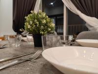 Una Serviced Apartment, Jalan Peel by Rverse Suite - B&B Kuala Lumpur