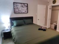 Queen Room with Shared Bathroom - ROOM #3
