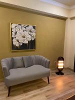 Apartment with Mountain View