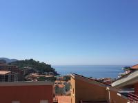 Appartamento con 2 Camere da Letto, Balcone e Vista mare