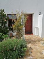 Pine-Tree Main Home - B&B Cape Town