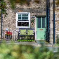 B&B Kendal - Wee Toad Hole Heart of Kendal - Cottage sleeps 4-6 - Dogs Welcome - Bed and Breakfast Kendal