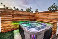 Casa Palma - Pool, Hot Tub, Outdoor Shower & Ping Pong - Chambres d'hôtes Palm Springs