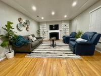 5 Mins Walk To Oldtown Monrovia Cozy 4 Br Home - B&B Monrovia