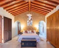 Kamer met Queensize Bed en Uitzicht op het Zwembad
