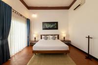 Lotus Blossom Chamber Room