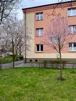 Dobra z parkingiem, wifi, self-check in, galeria handlowa - B&B Katowice