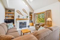 Highridge J3 Family-Friendly 2BR with Whirlpool Tub, Fireplace, and Sports Center - Ferienwohnung Killington