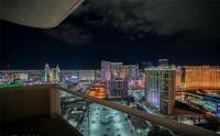 B&B Las Vegas - Premium Suite MGM Signature HIGH FLR Balcony Strip View - Bed and Breakfast Las Vegas
