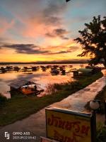 บ้านสวนริมน้ำวังใหญ่ห้อง a3 วังสามหมอ อุดรธานี - B&B Ban Tha Ngam