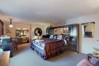 B&B Eureka Springs - Suite Dreams 101 - Tradewinds - Bed and Breakfast Eureka Springs