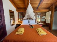 Accetto, Stone House With Pool - B&B Áno Asítai