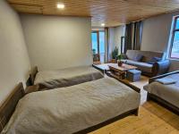 Camera Familiare con Vista Montagna