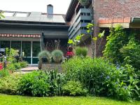 B&B Wilhelmshaven - Aussergewöhnliches Haus mit Sauna, Kamin und Garten - Bed and Breakfast Wilhelmshaven