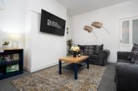 B&B Blackpool - Private Yard, Free Parking & Games at Laburnum House - Bed and Breakfast Blackpool