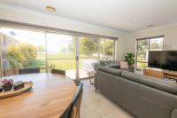 B&B Yarrawonga - The Lakehouse Yarrawonga on Lake Mulwala - Bed and Breakfast Yarrawonga