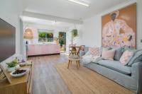 Palm Springs Oasis in Bateau Bay - B&B Bateau Bay