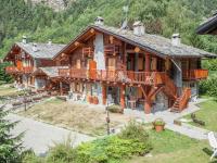 B&B Antey-Saint-André - Chalet village situated in a quiet area - Bed and Breakfast Antey-Saint-André