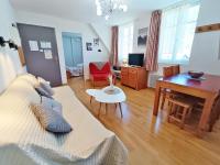 Le Venasque, T2, centre Luchon, wifi, casier à ski, ascenseur, 4 personnes - B&B Bagnères-de-Luchon