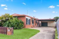 'The Aussie Classic' Poolside Living by the Marina - Ferienwohnung