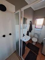 Cozy City Studio Escape - B&B Centurion