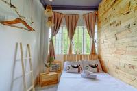 Twin Room with Shared Bathroom