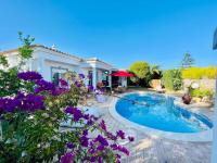 B&B Portimao - VillaBreizh - Private Pool - Garden - Big Terrace - Bed and Breakfast Portimao