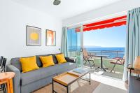 Modern cozy ocean view apartment near the beach with swimming pool in complex - B&B
