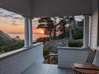 B&B Point Arena - Historic Coast Guard House and Cottages - Bed and Breakfast Point Arena