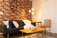 Rustic Luxe Loft , A King Bed Hideout with Edge - B&B Gainesville