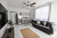 Lux Ramey Cir D 2 king bed w/Wi-Fi near airport. - Chambres d’hôtes