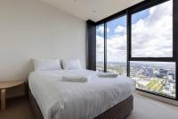 Light, Elevated Living near Queen Victoria Market - B&B Melbourne