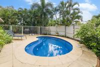Ah Mat Bungalow - Tropical Darwin Stay with Pool - B&B