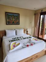 Queen Room with Pool View