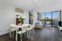 WILL1 - Stylish 2-Bed 2-Bath Oasis in Crows Nest Village - B&B Sydney