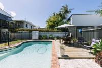 B&B Gold Coast - 4B2.5B Family Getaway w Pool BBQ - Bed and Breakfast Gold Coast