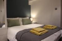 B&B Leeds - Flat 1, Allerton House - Bed and Breakfast Leeds