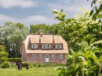 Emmas Hus Reetdachhaus mit Sauna und Garten - Chambres d’hôtes Pellworm