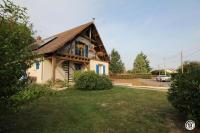 B&B Dornes - Les Volets Bleus - Bed and Breakfast Dornes