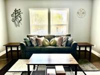 B&B Houston - Love’s Abode in EastDowntown (last-minute booking + late check-out accepted) - Bed and Breakfast Houston