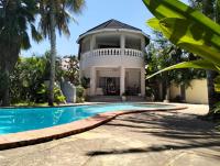 Diani Hideaway Beach Villa, private pool, air conditioning and WiFi - B&B Galu